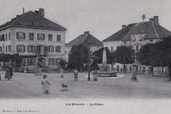 LesBrenets_Place-du-village_CDU